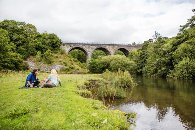 Hassop Station Apartment On The Monsal Trail Bakewell Exteriér fotografie